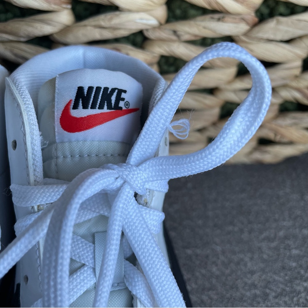 Nike Blazer Mid '77 Hightops Youth Size 7 EUC White/Black - Picture 8 of 15